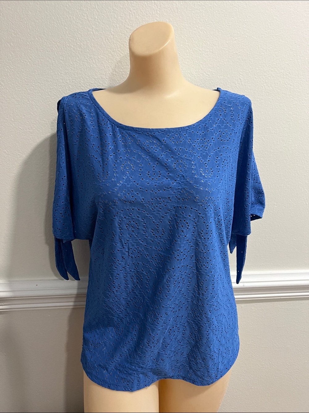 W5 Blue Eyelet Tie-Sleeve Women's Top